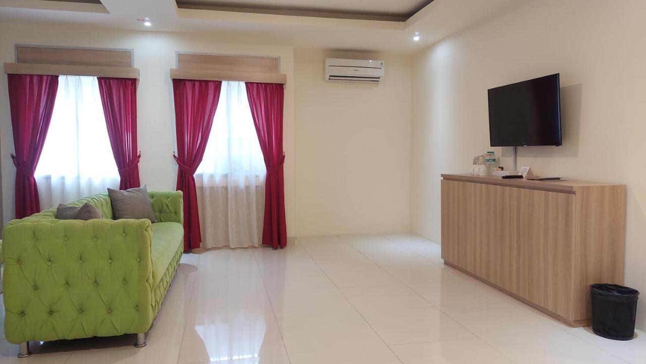 Moritz Hotel Rsab Harapan Kita Jakarta Exterior photo